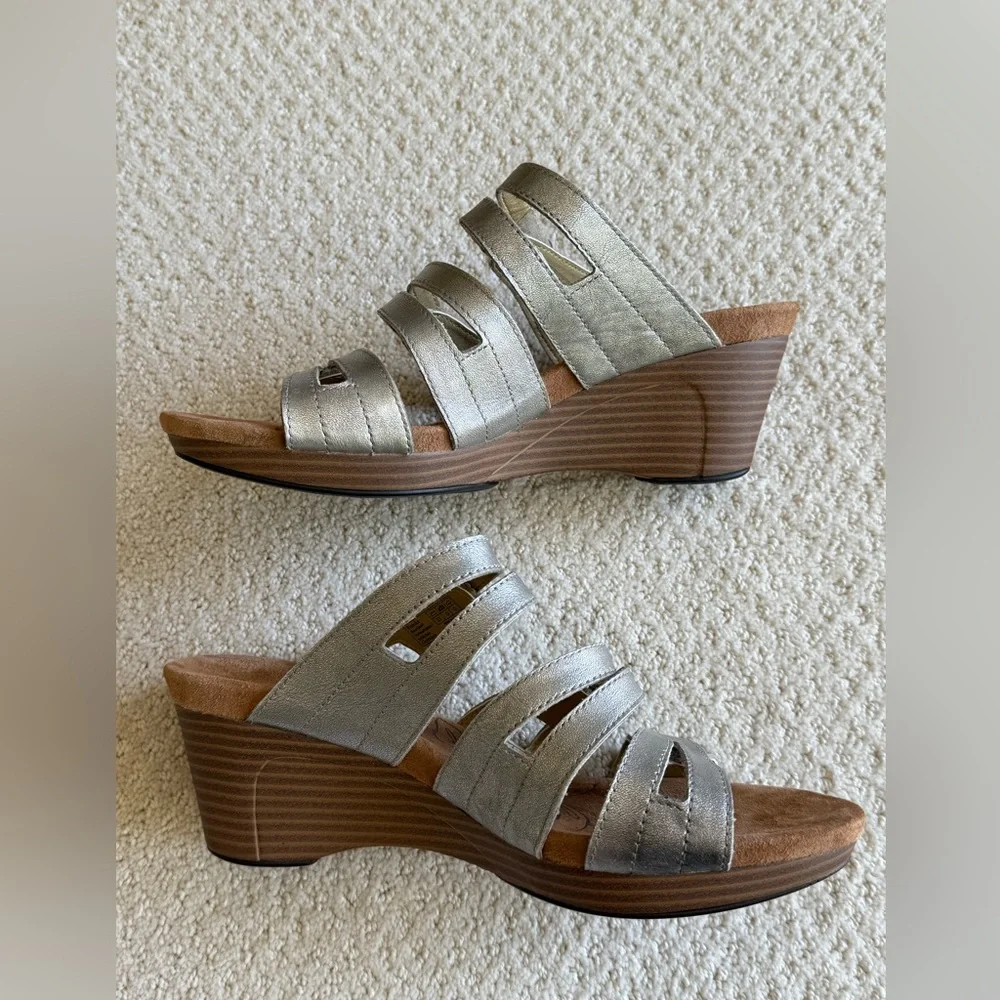 Romika Silver Metallic Strappy Wedge Adjustable Strap Sandal‎ Size 38 (7-7.5)